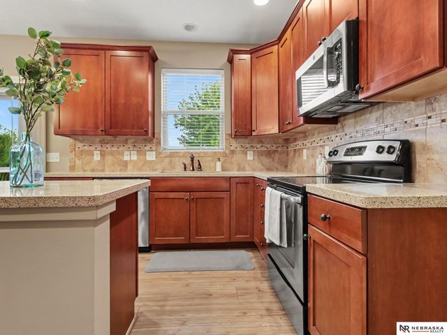 17019 Chandler Street, Omaha, NE 68136