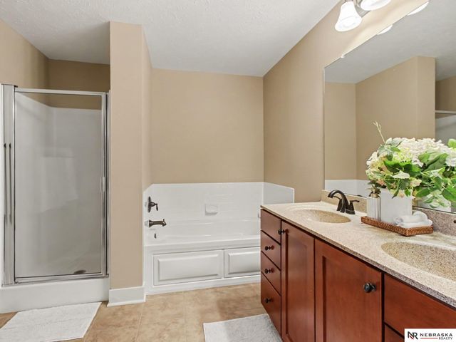 17019 Chandler Street, Omaha, NE 68136