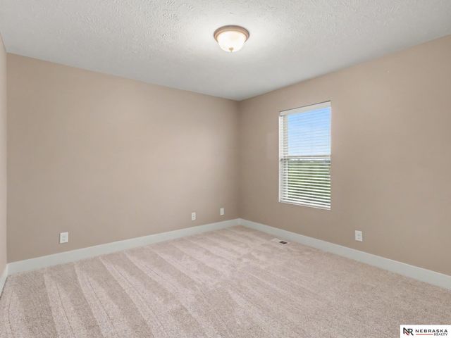 17019 Chandler Street, Omaha, NE 68136