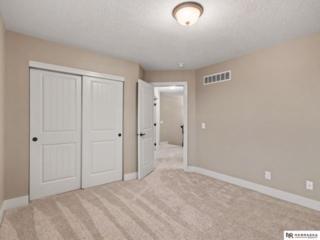 17019 Chandler Street, Omaha, NE 68136