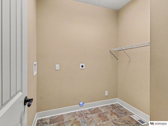 17019 Chandler Street, Omaha, NE 68136