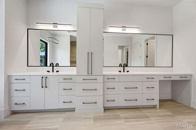 1 TBB Hawthorne I @ Ballas Ridge, Des Peres, MO 63131