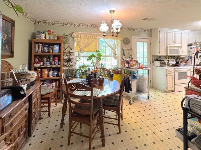435 Red Oak Court, Monroe, GA 30655