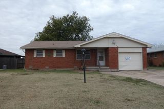 1712 NW 49th St, Lawton, OK 73505