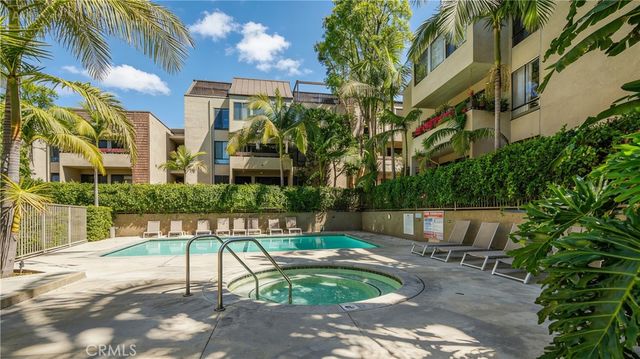 950 N Kings Road 168, West Hollywood, CA 90069