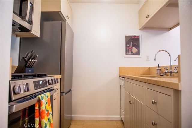 950 N Kings Road 168, West Hollywood, CA 90069