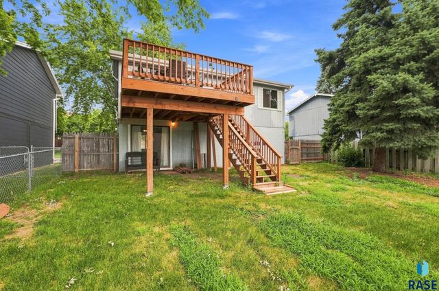 4713 W St James Dr Drive, Sioux Falls, SD 57106