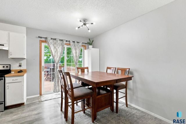 4713 W St James Dr Drive, Sioux Falls, SD 57106