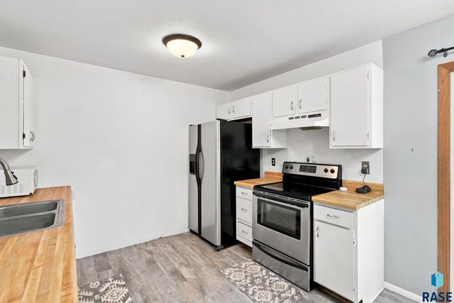 4713 W St James Dr Drive, Sioux Falls, SD 57106