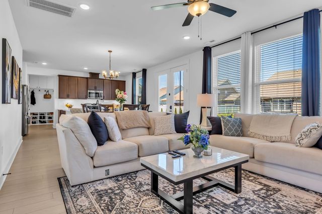 2404 Beaver Dr, Murfreesboro, TN 37128