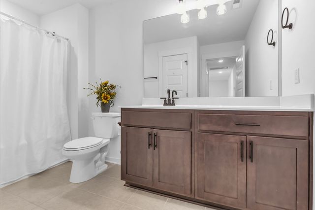 2404 Beaver Dr, Murfreesboro, TN 37128