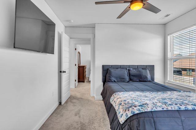 2404 Beaver Dr, Murfreesboro, TN 37128