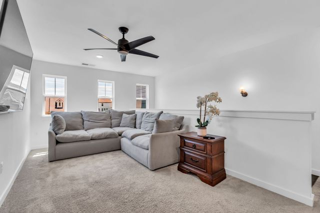 2404 Beaver Dr, Murfreesboro, TN 37128