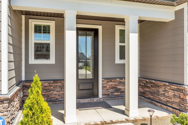 2404 Beaver Dr, Murfreesboro, TN 37128