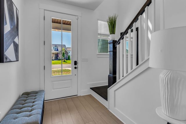 2404 Beaver Dr, Murfreesboro, TN 37128