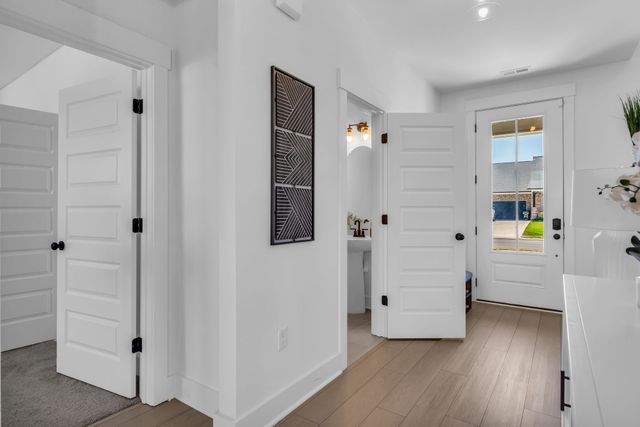 2404 Beaver Dr, Murfreesboro, TN 37128