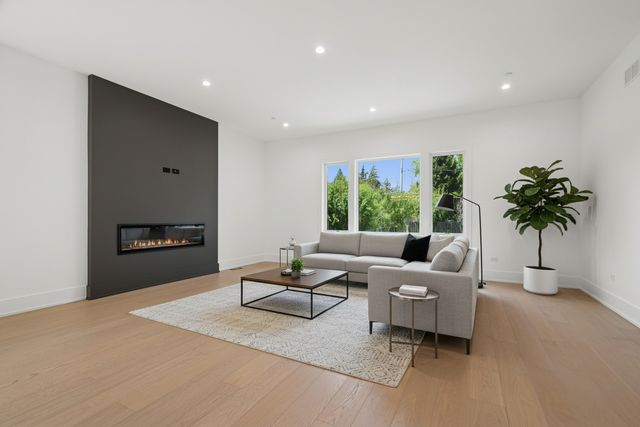 9516 Marion Avenue, Morton Grove, IL 60053