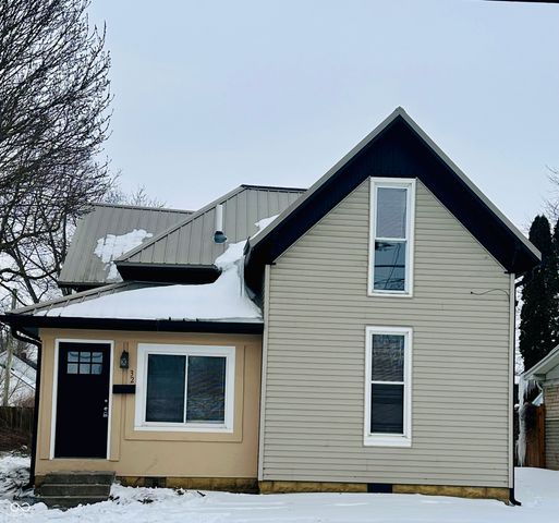 32 N McCullum Street, Knightstown, IN 46148