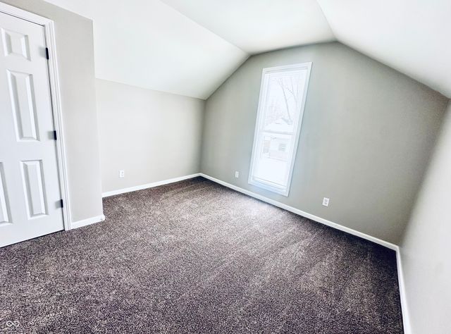 32 N McCullum Street, Knightstown, IN 46148