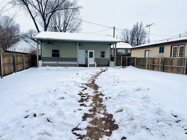 32 N McCullum Street, Knightstown, IN 46148