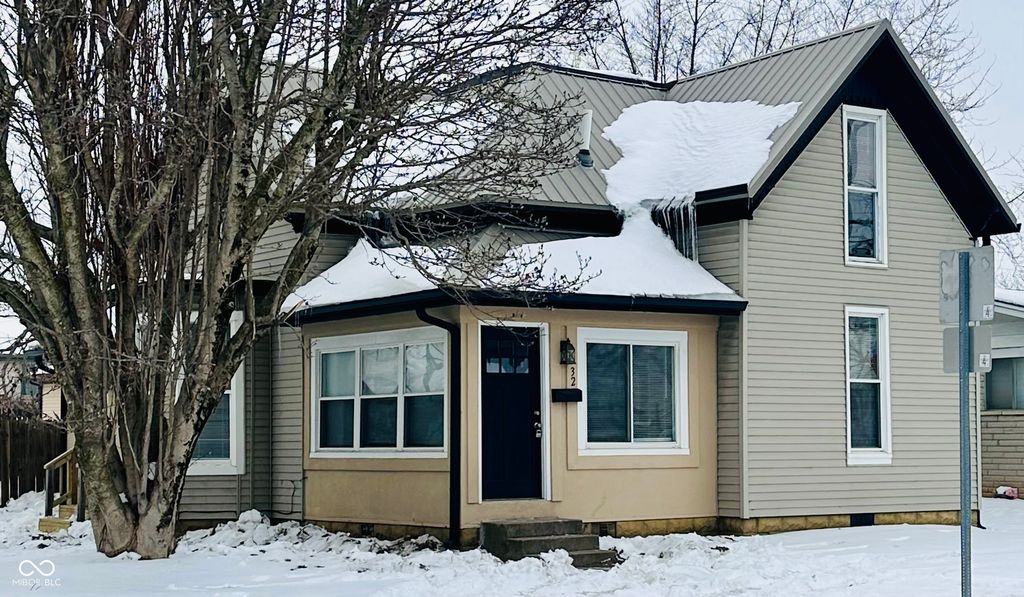32 N McCullum Street, Knightstown, IN 46148