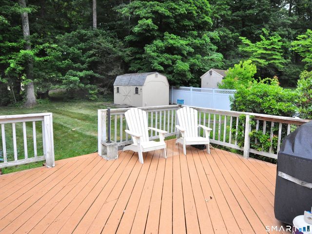 27 Ledgewood Drive, Farmington, CT 06032