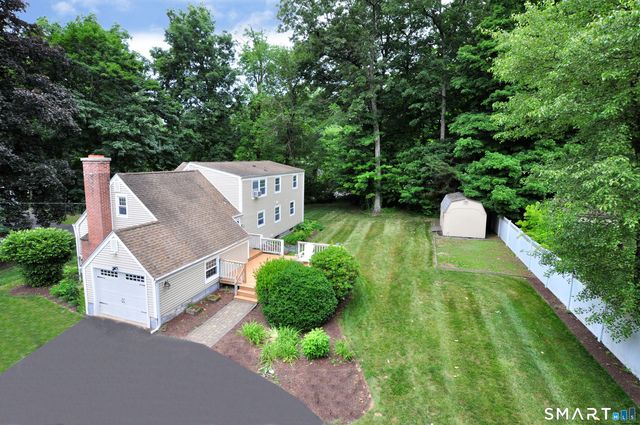 27 Ledgewood Drive, Farmington, CT 06032