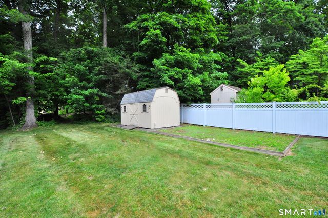 27 Ledgewood Drive, Farmington, CT 06032