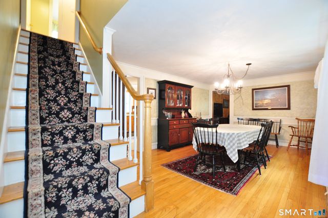 27 Ledgewood Drive, Farmington, CT 06032