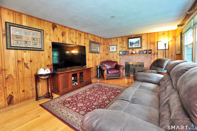 27 Ledgewood Drive, Farmington, CT 06032