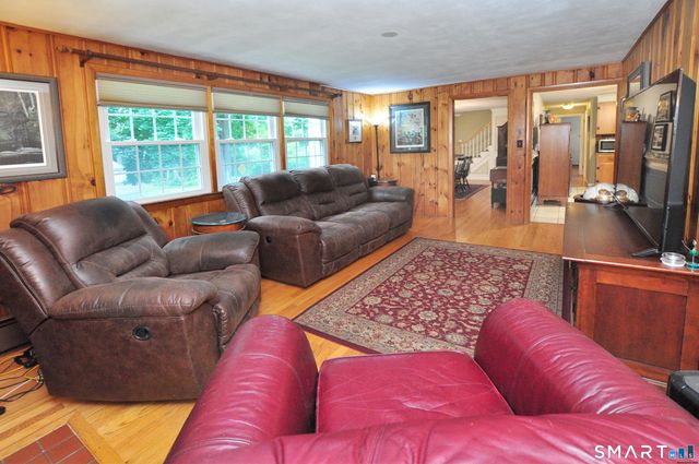 27 Ledgewood Drive, Farmington, CT 06032