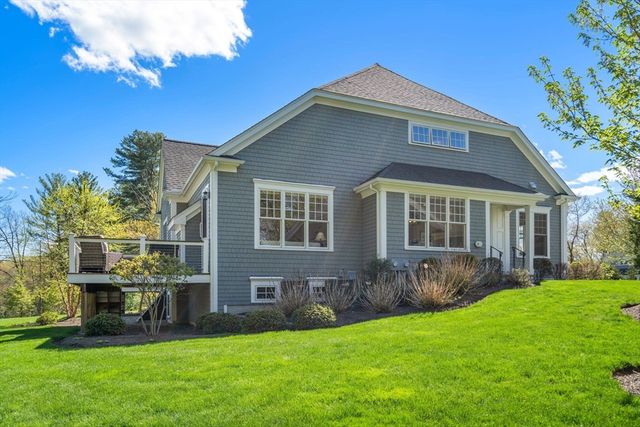 16 Garrison Way 16, Carlisle, MA 01741