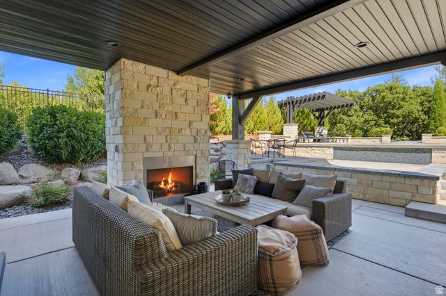6624 W NORMANDY WAY, Highland, UT 84003