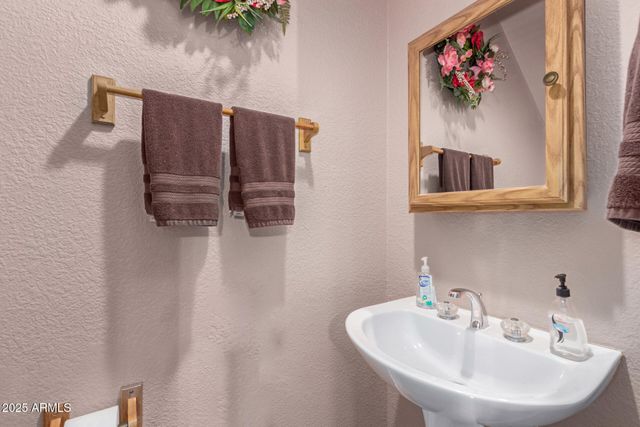 5731 W ASTER Drive, Glendale, AZ 85304