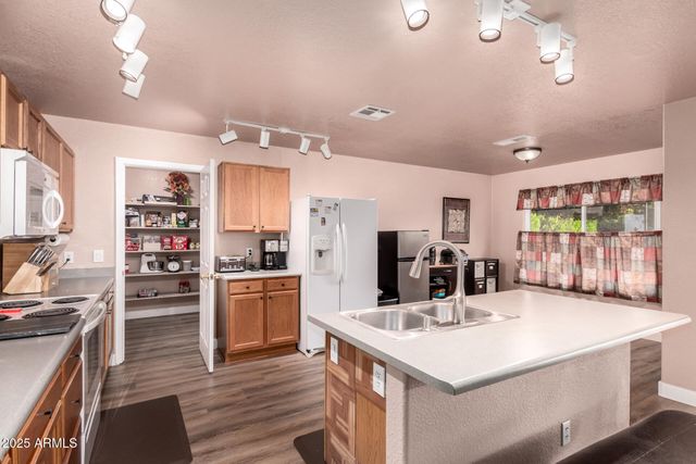 5731 W ASTER Drive, Glendale, AZ 85304