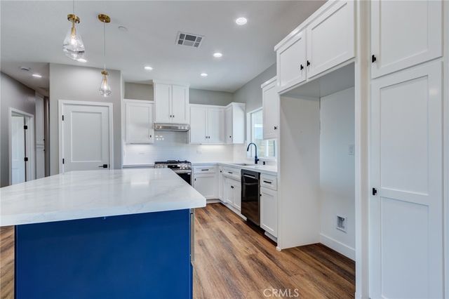 6848 Braceo Street, Oak Hills, CA 92344