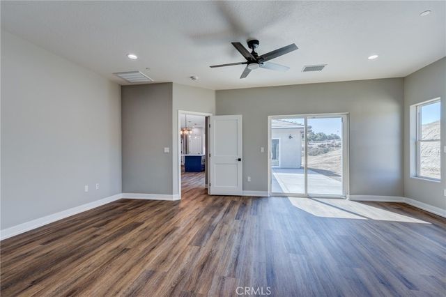 6848 Braceo Street, Oak Hills, CA 92344