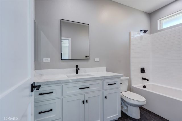 6848 Braceo Street, Oak Hills, CA 92344