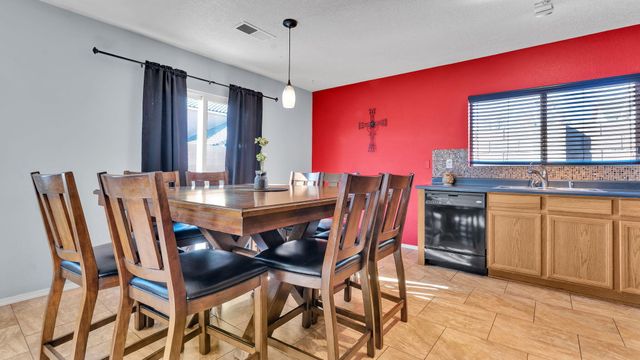 10804 Gentry Lane SW, Albuquerque, NM 87121