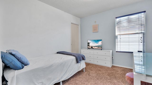 10804 Gentry Lane SW, Albuquerque, NM 87121