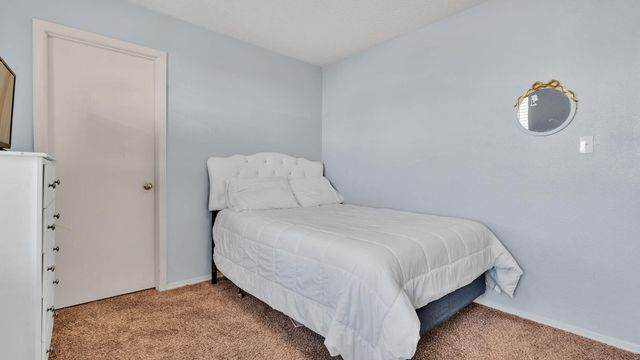 10804 Gentry Lane SW, Albuquerque, NM 87121