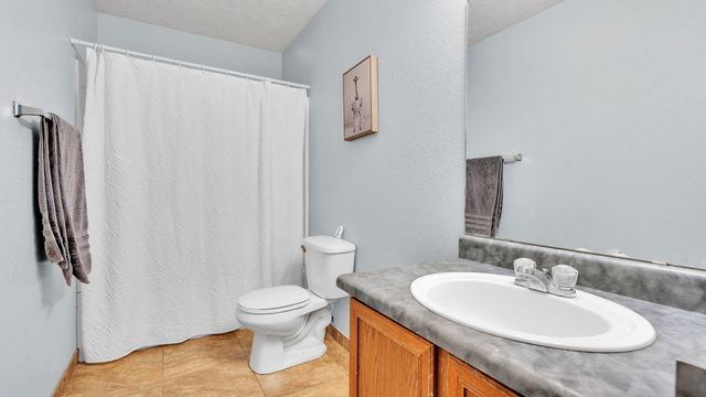 10804 Gentry Lane SW, Albuquerque, NM 87121