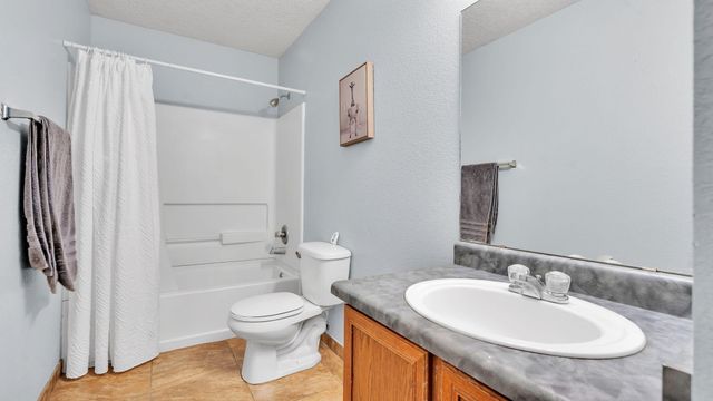 10804 Gentry Lane SW, Albuquerque, NM 87121