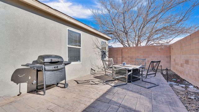 10804 Gentry Lane SW, Albuquerque, NM 87121