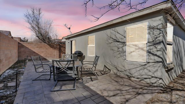 10804 Gentry Lane SW, Albuquerque, NM 87121