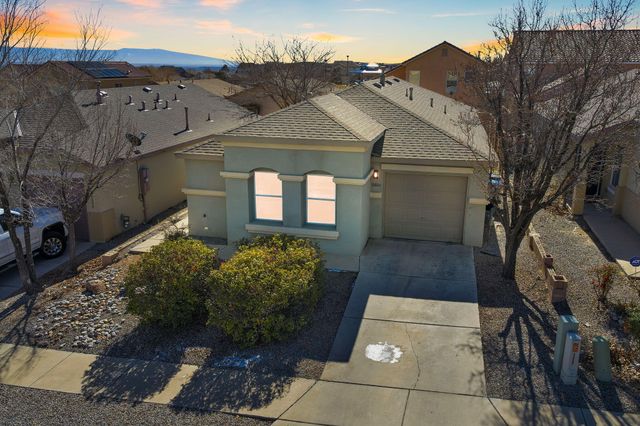10804 Gentry Lane SW, Albuquerque, NM 87121