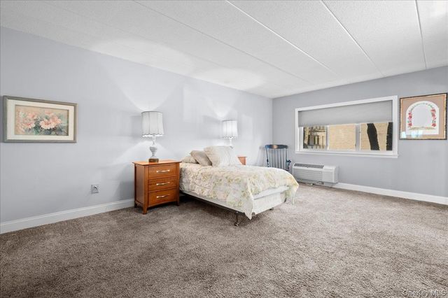 30 Greenridge Avenue 4M, White Plains, NY 10605