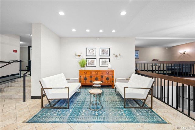 30 Greenridge Avenue 4M, White Plains, NY 10605