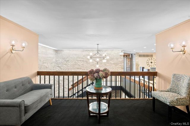 30 Greenridge Avenue 4M, White Plains, NY 10605