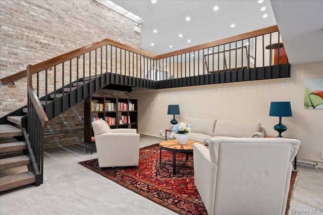 30 Greenridge Avenue 4M, White Plains, NY 10605